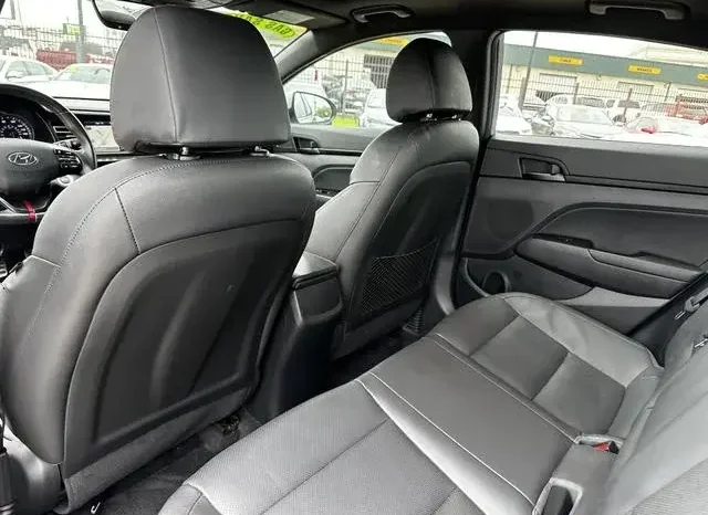 
								2020 Hyundai Elantra Sport Sedan 4D full									