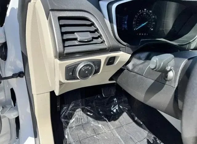 
								2020 Ford Fusion SEL Sedan 4D full									