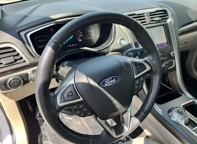 
								2020 Ford Fusion SEL Sedan 4D full									